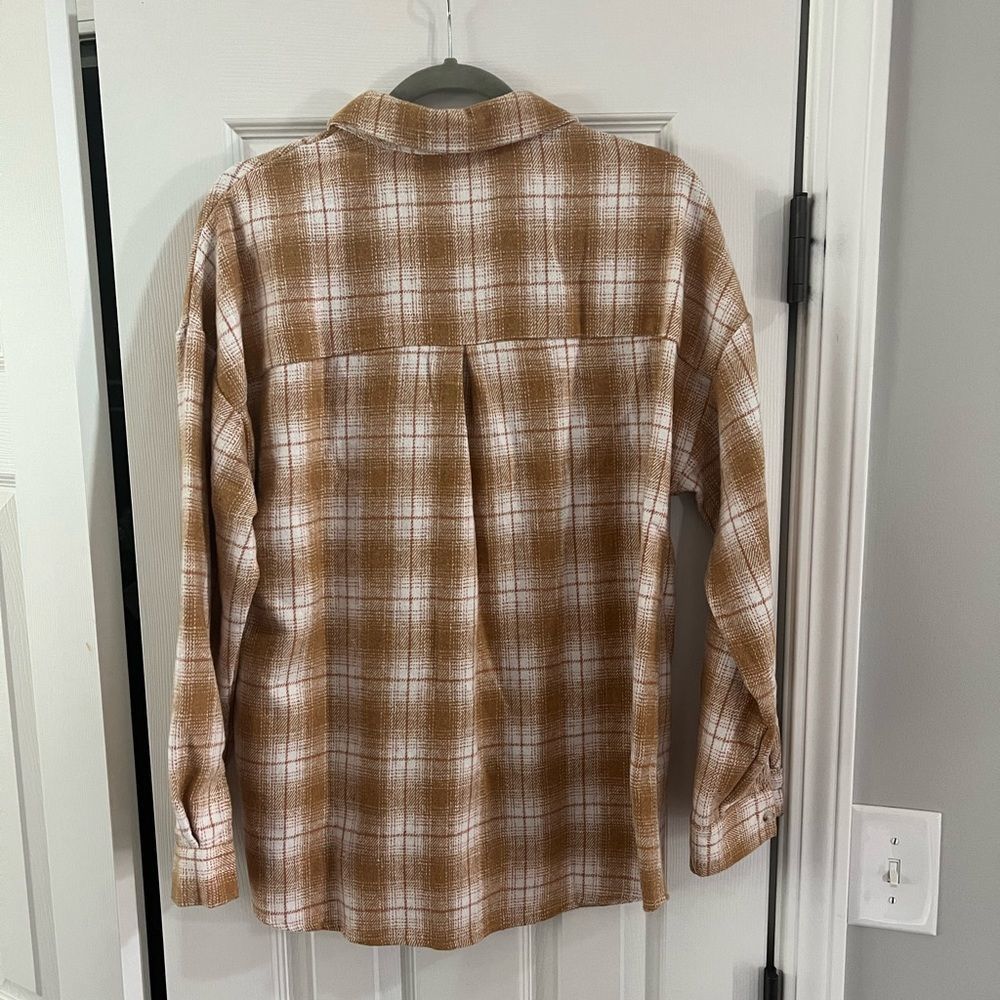 Plaid Shacket, size medium - Picture 2 of 6